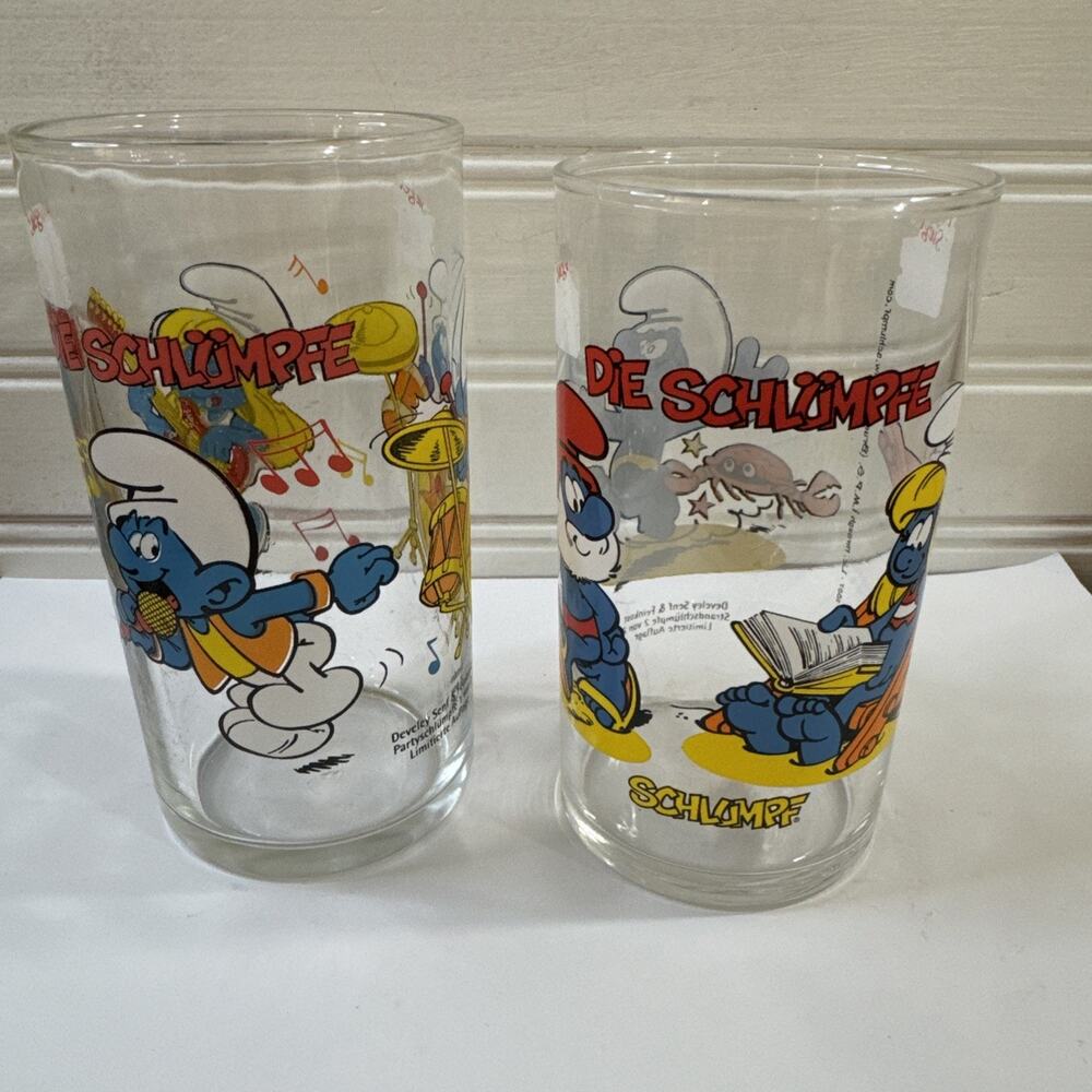 Set Of 2 DIE SCHLUPPFE Juice Glasses by Peyo 2007 German Smurfs